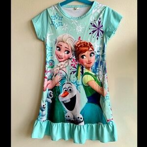 3/$20 ⭐️ Frozen Elsa, Anna and Olaf Sleepwear (approx age for 3-5Y)